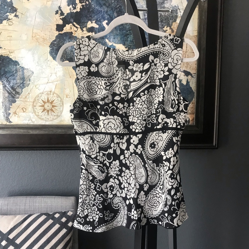 Ann Taylor sleeveless blouse - Picture 2 of 4